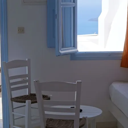 Thiranthemis (adults Only) * Fira (Santorini)