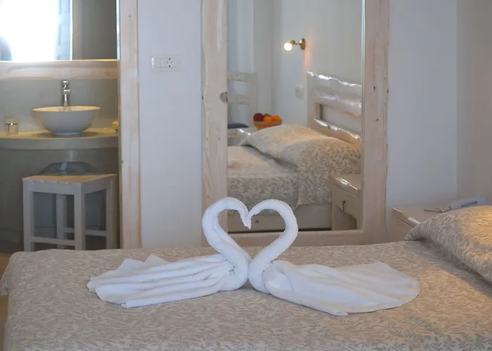 Thiranthemis (adults Only) * Fira (Santorini)