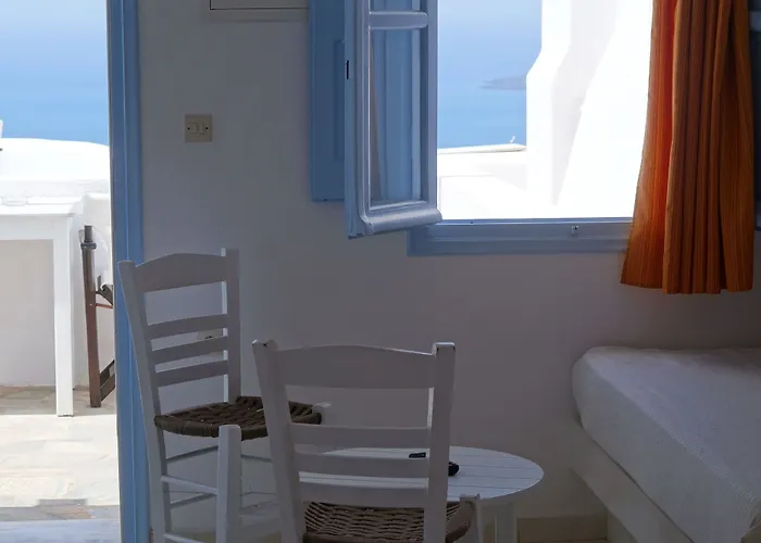 Thiranthemis (adults Only) * Fira (Santorini)