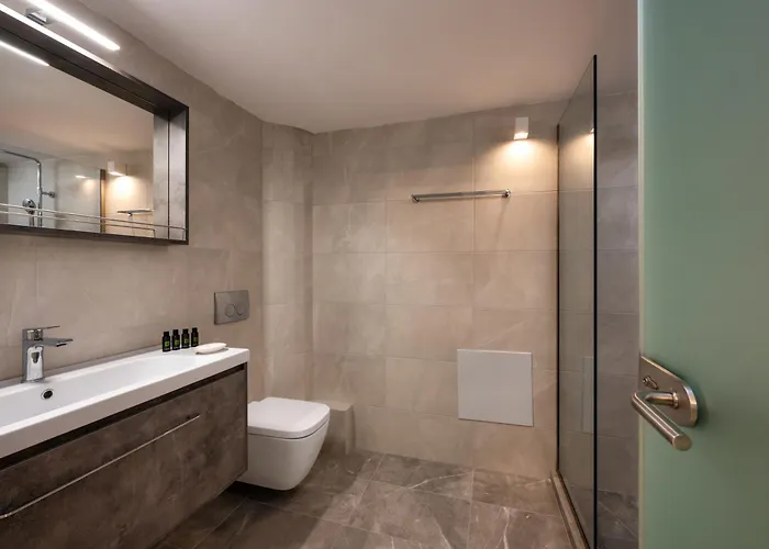 Thiranthemis (adults Only)